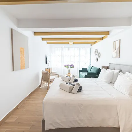Loft 4* Пафос