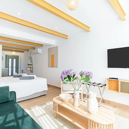 Loft מלון דירות